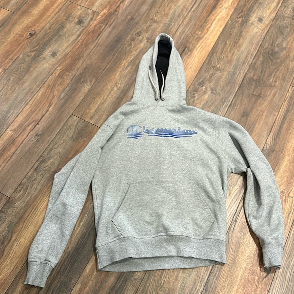 Men’s champion sweatshirt